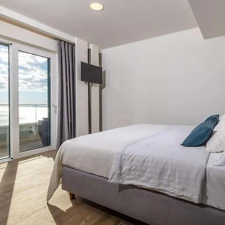 Villa Beautiful Sea View Di Goya With Heated Pool